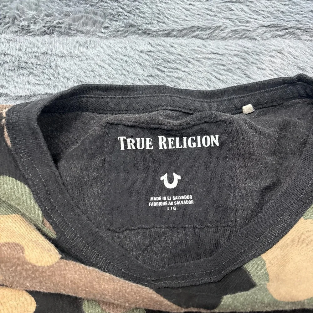 True Religion Mens Camo Graphic T-Shirt Large Green Brown Orange Logo Tee